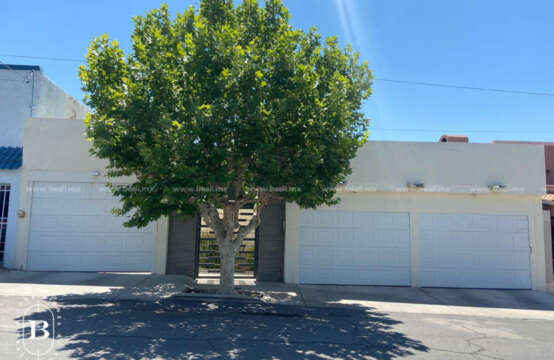 CASA EN VENTA CON PATIO AMPLIO COLONIA PANAMERICANA