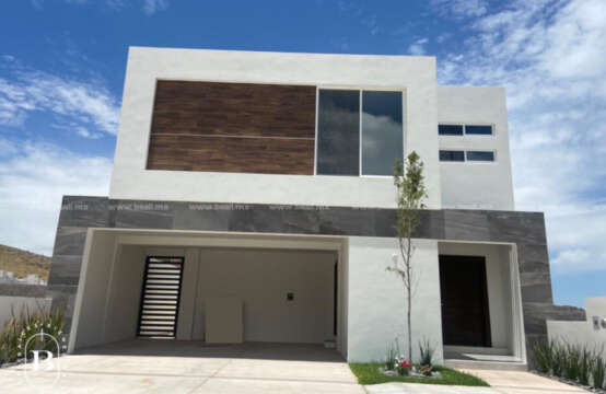 CASA FRENTE A PARQUE EN VENTA RESIDENCIAL ASTURIAS