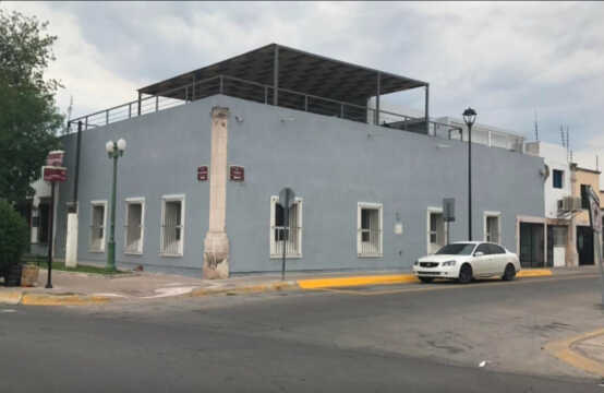 RENTA OFICINAS 150 M2 EN ESQUINA EN CENTRO HISTORICO CERCA DE ESTACIONAMIENTO